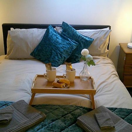 Stylish West London Get Away Shepherd Bush Market London Westfield Apartment Экстерьер фото